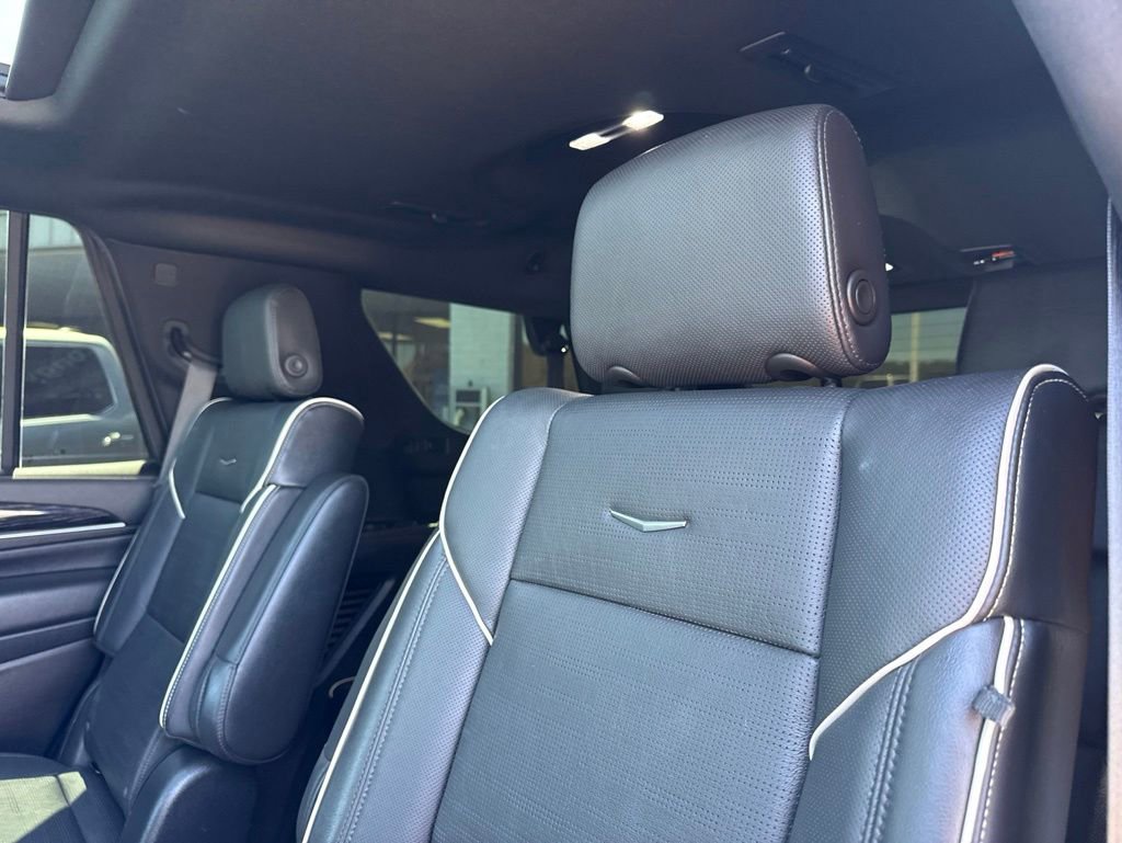 Used 2022 Cadillac Escalade Sport w/ Touring Package AWD/4WD image 34
