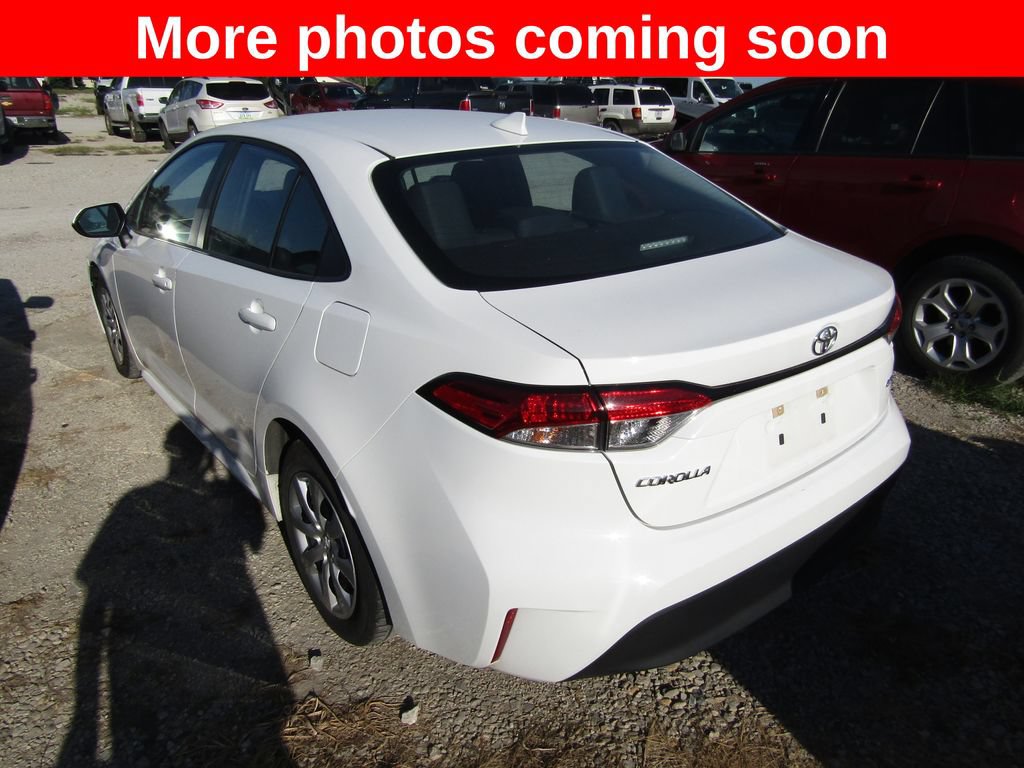 Used 2025 Toyota Corolla LE FWD image 3