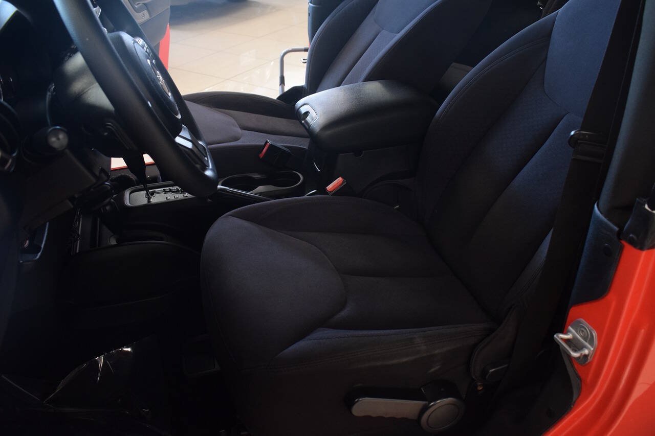 Used 2013 Jeep Wrangler Sport AWD/4WD image 32