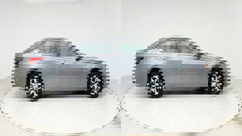 Used 2022 Nissan Altima 2.5 S image 4