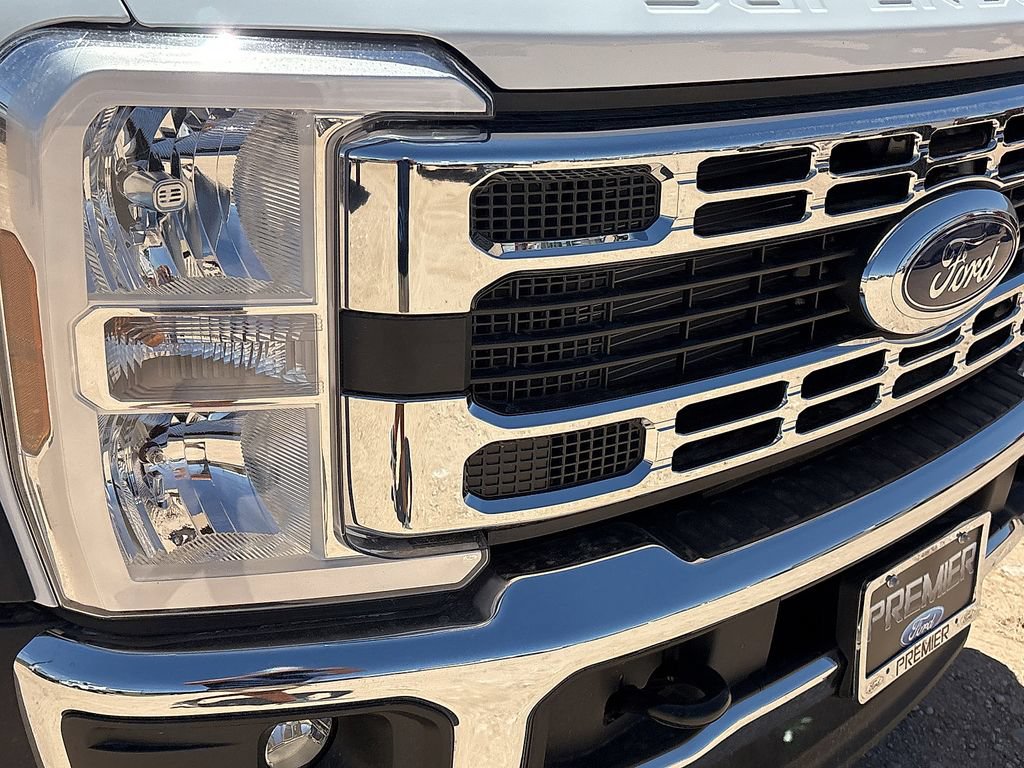 New 2026 Ford F550 4x4 Crew Cab Super Duty image 13