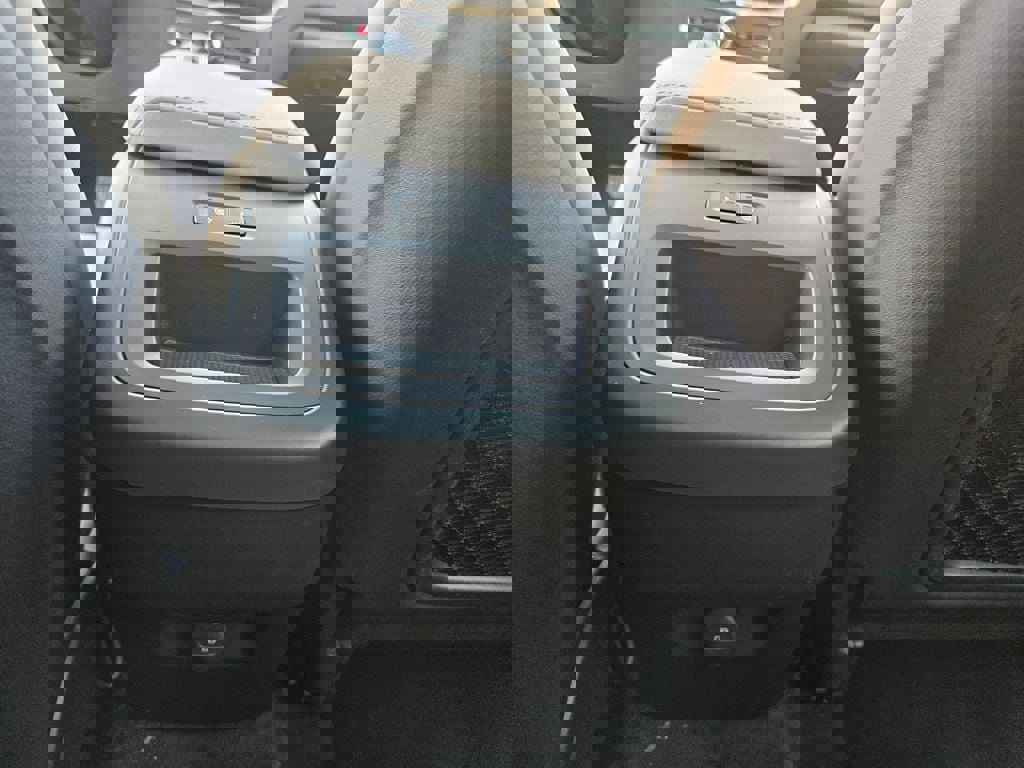 Certified 2026 Volvo XC60 B5 Core w/ Protection Package Premier image 15