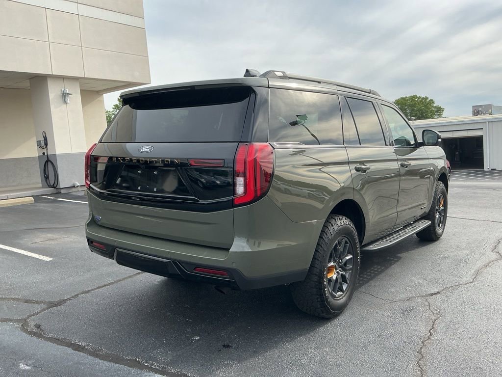Used 2025 Ford Expedition Tremor image 5