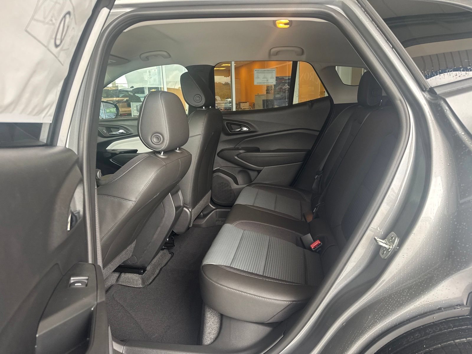 New 2026 Chevrolet Trax LT w/ LT Convenience Package FWD image 12