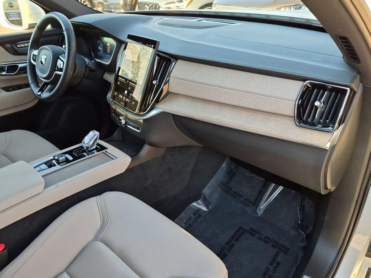 Certified 2026 Volvo XC90 B6 Plus AWD/4WD image 26