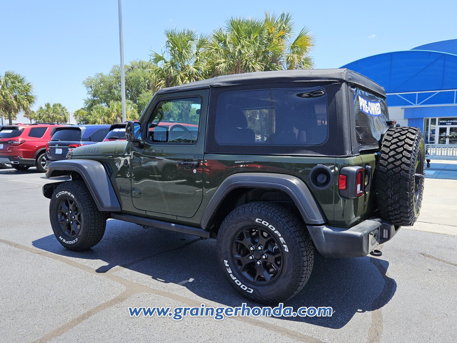 Used 2021 Jeep Wrangler Sport AWD/4WD image 3