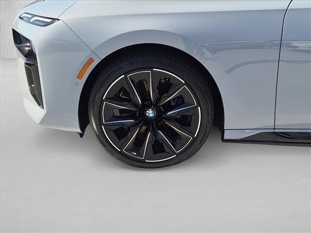 Used 2025 BMW i7 eDrive50 w/ M Sport Package RWD image 26