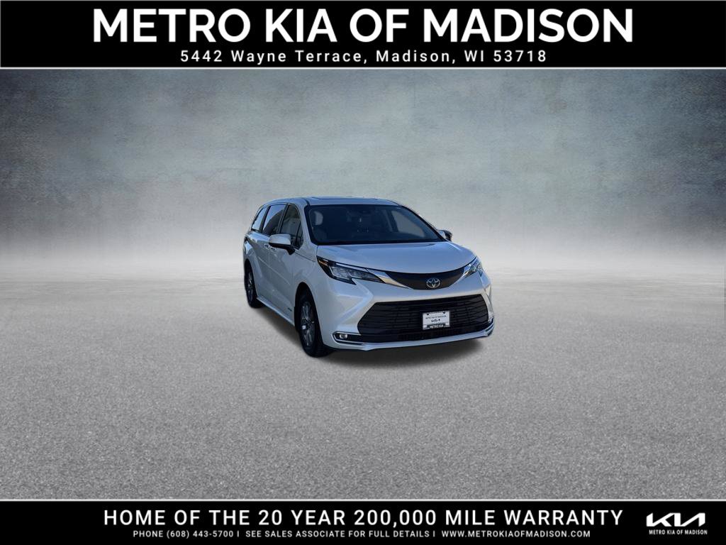 Used 2021 Toyota Sienna XLE AWD/4WD image 8