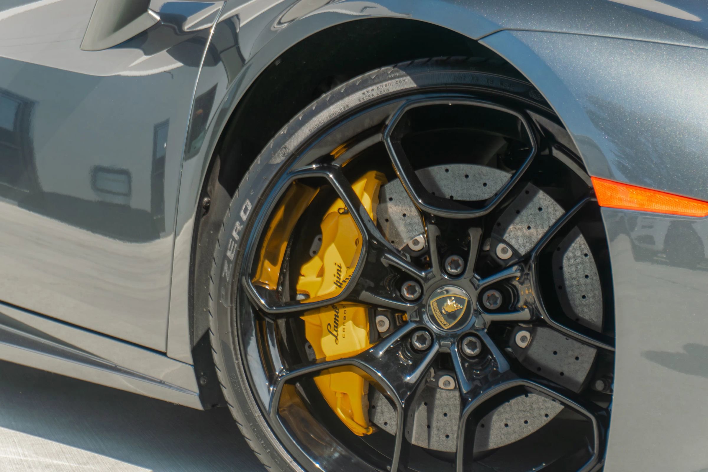 Used 2016 Lamborghini Huracan LP 610-4 image 27