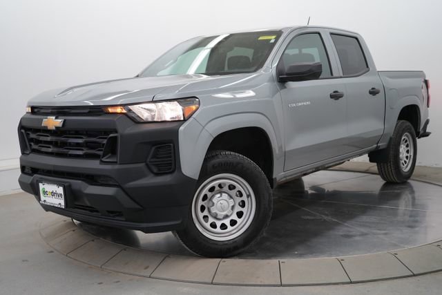 Used 2025 Chevrolet Colorado W/T image 1