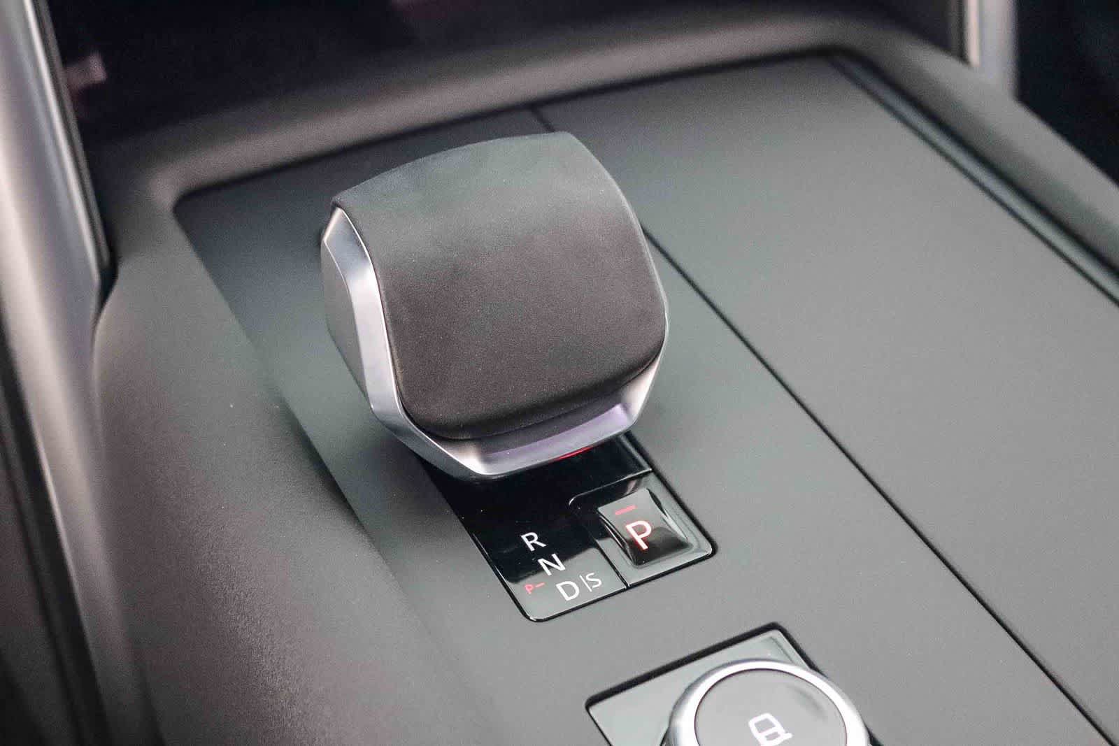New 2026 Land Rover Discovery Dynamic SE AWD/4WD image 22