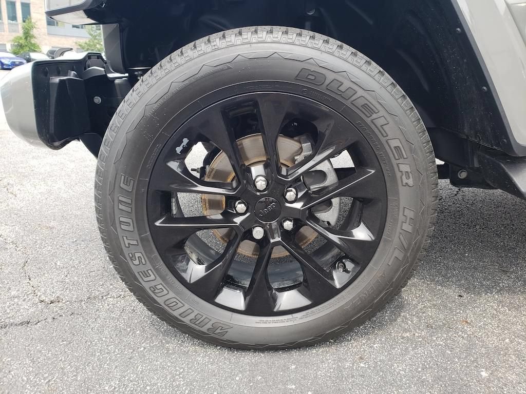 Used 2023 Jeep Wrangler Unlimited Sahara AWD/4WD image 34