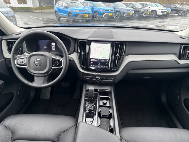 Used 2025 Volvo XC60 B5 Plus image 15