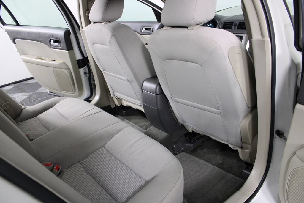 Used 2010 Ford Fusion SE FWD image 22
