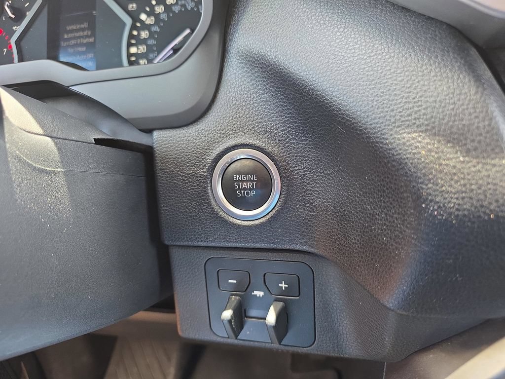 Used 2022 Toyota Tundra SR5 AWD/4WD image 21