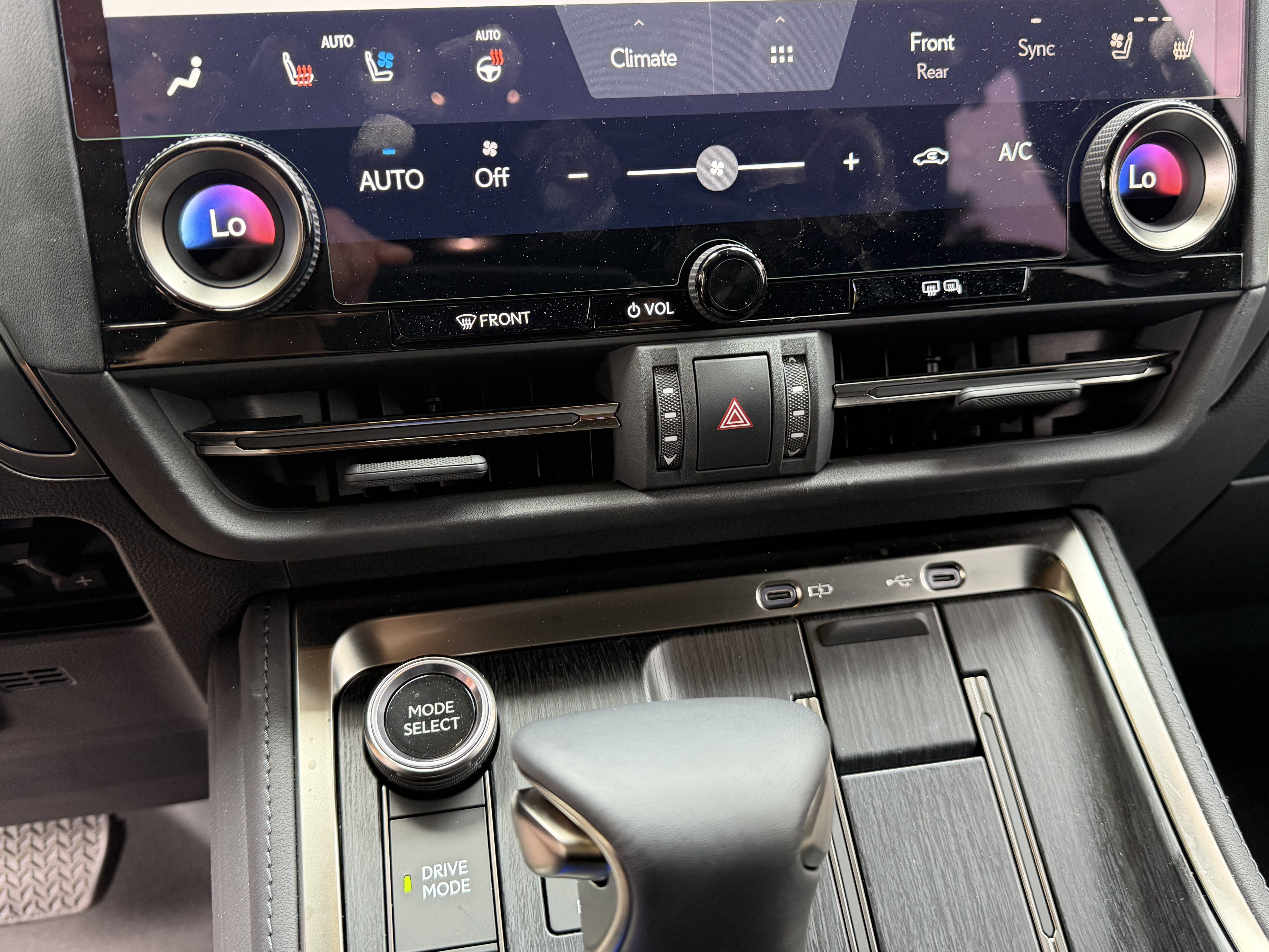 Used 2026 Lexus GX 550 w/ Accessory Package (2T) AWD/4WD image 27