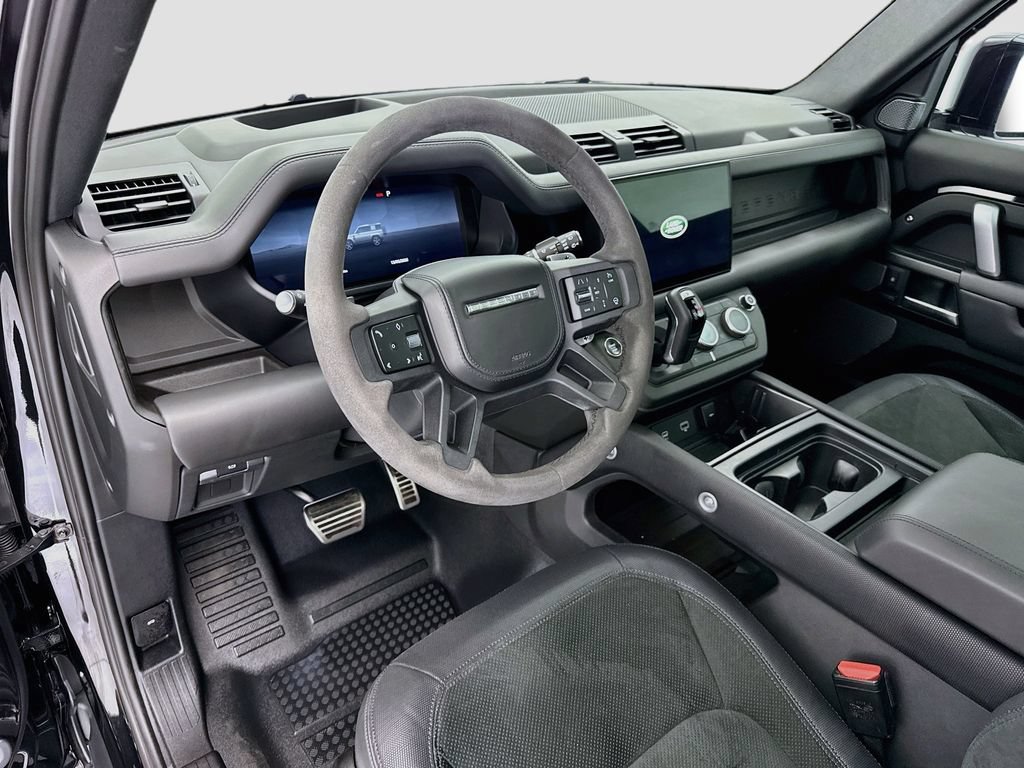 Used 2024 Land Rover Defender 90 V8 AWD/4WD image 4