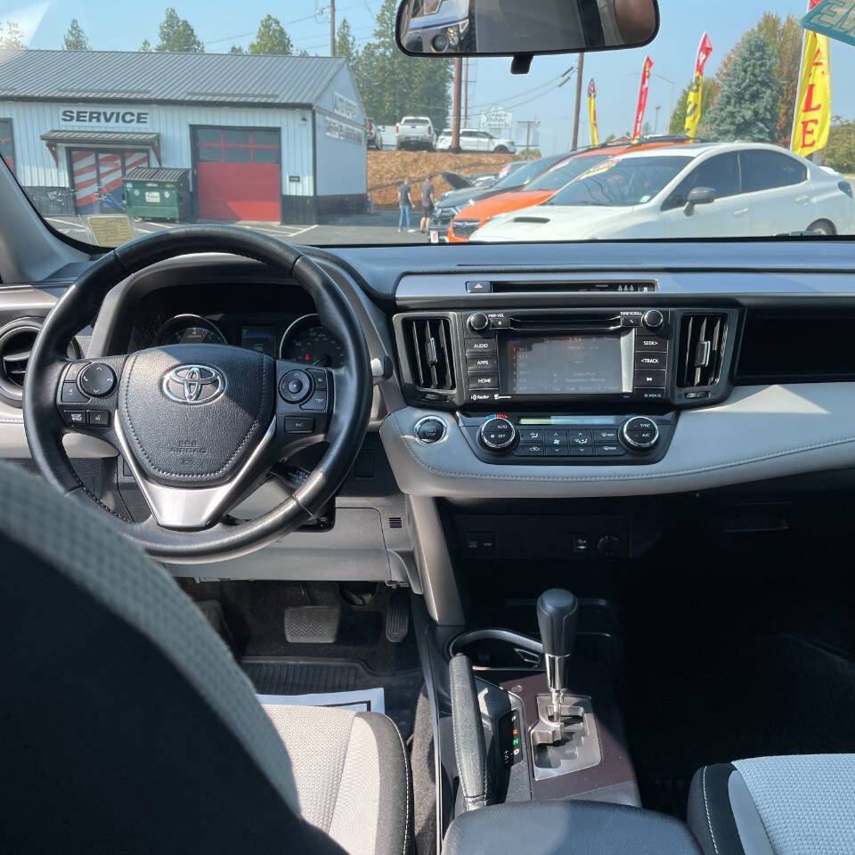 Used 2018 Toyota RAV4 XLE image 12