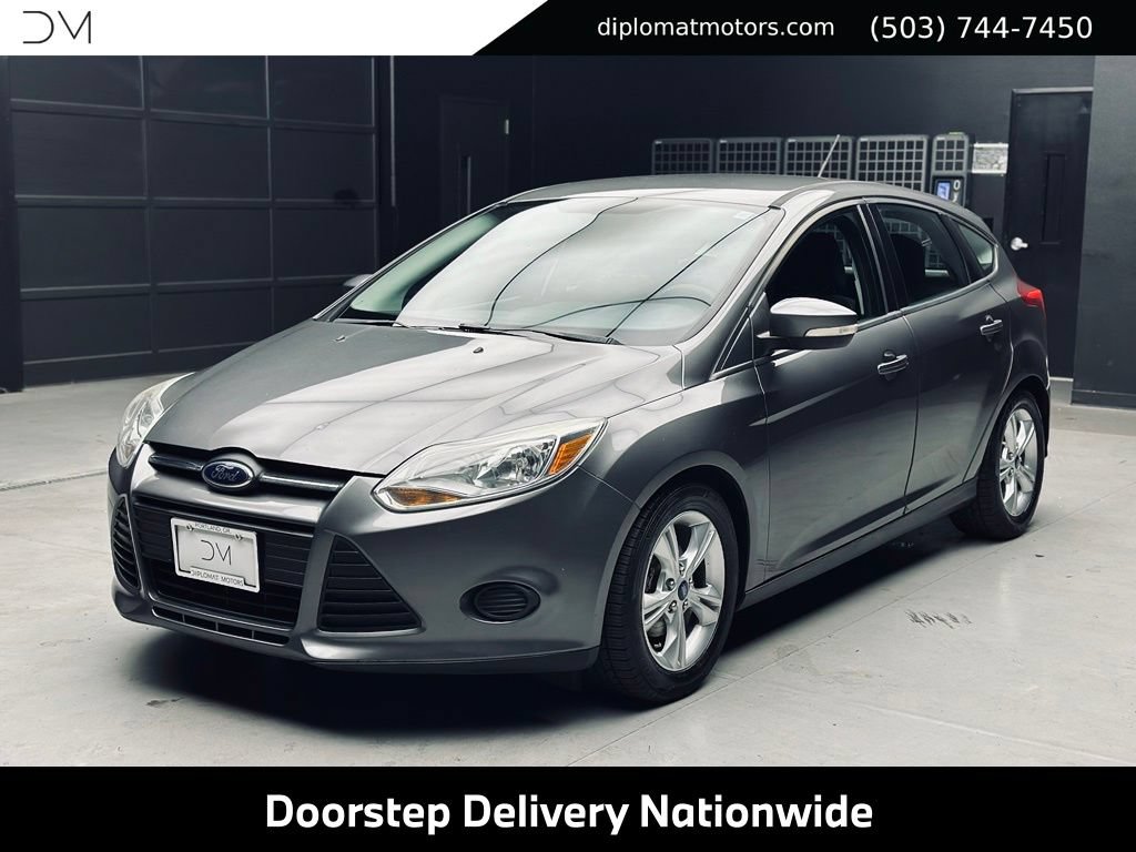 Used 2014 Ford Focus SE w/ SE Winter Package FWD image 1