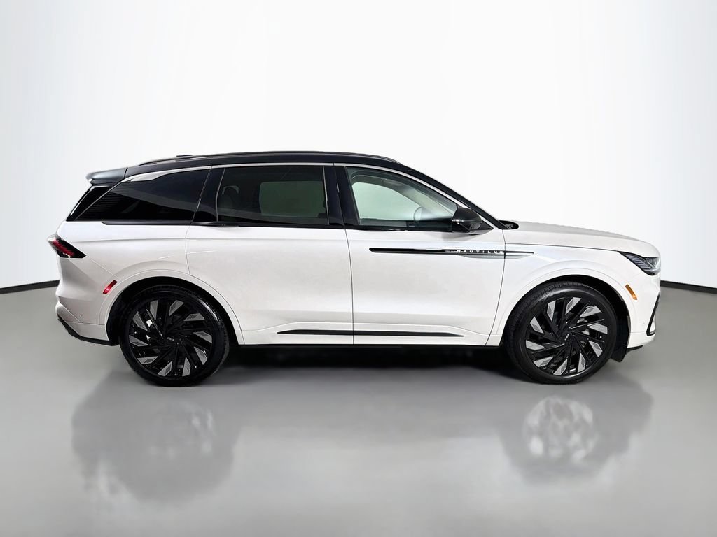 Certified 2024 Lincoln Nautilus Black Label w/ Jet Appearance Package (87T) AWD/4WD image 4