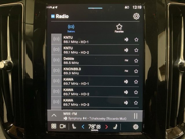 Used 2025 Volvo XC60 B5 Plus image 47