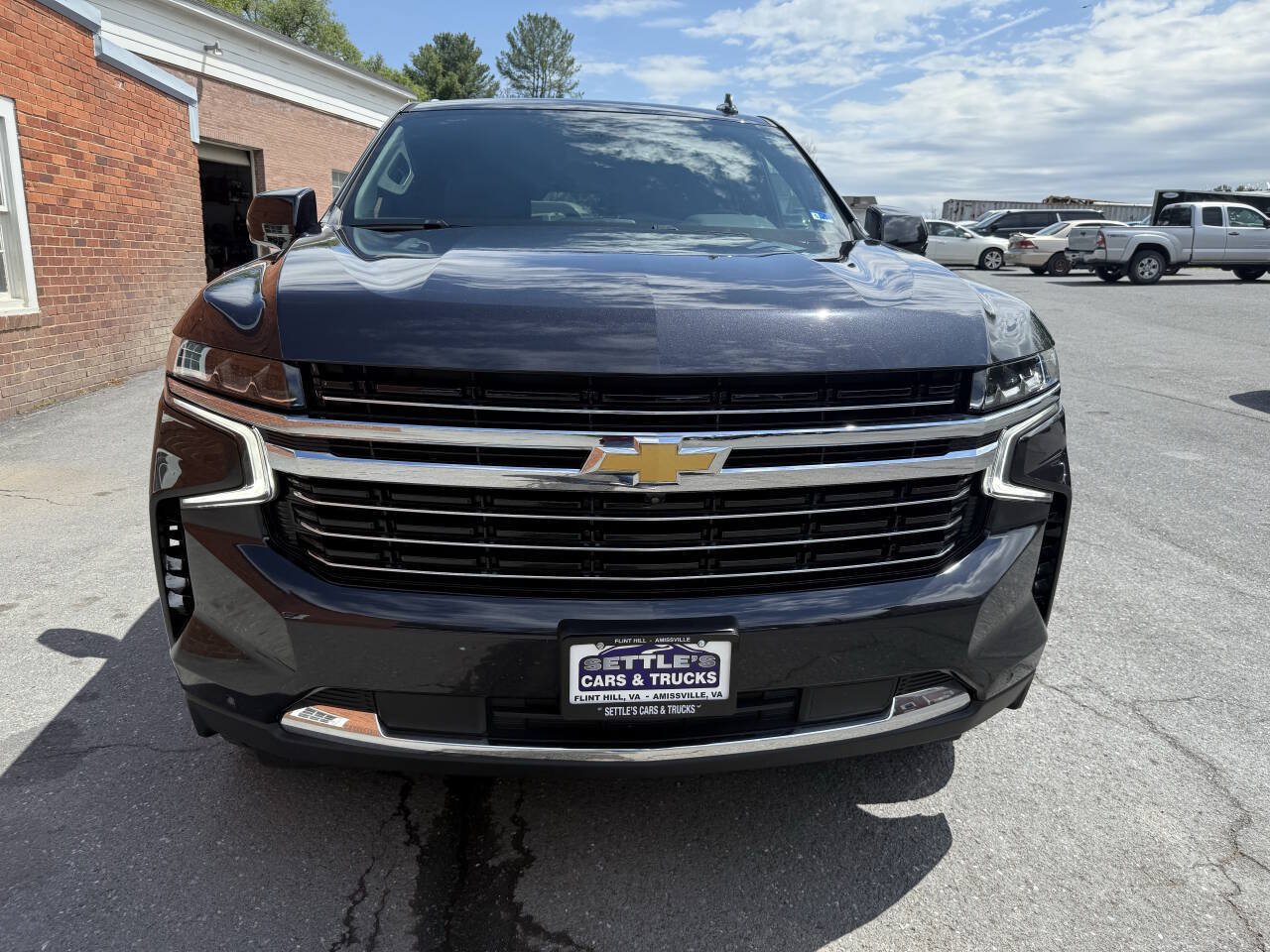 Used 2024 Chevrolet Tahoe LT w/ Luxury Package AWD/4WD image 3
