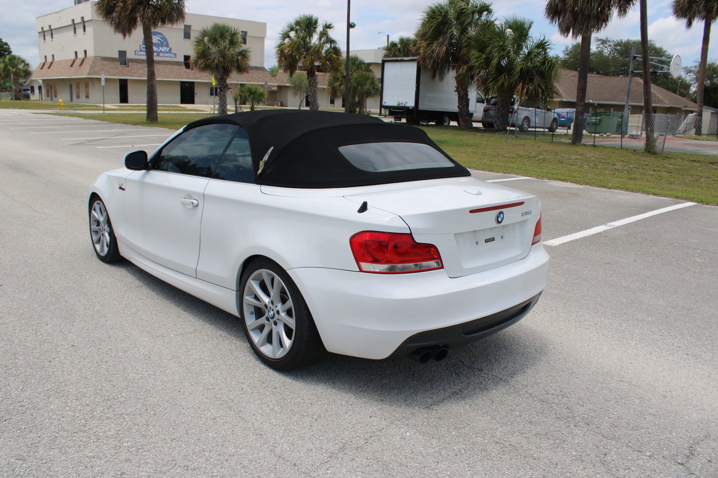Used 2013 BMW 135i Convertible RWD image 3