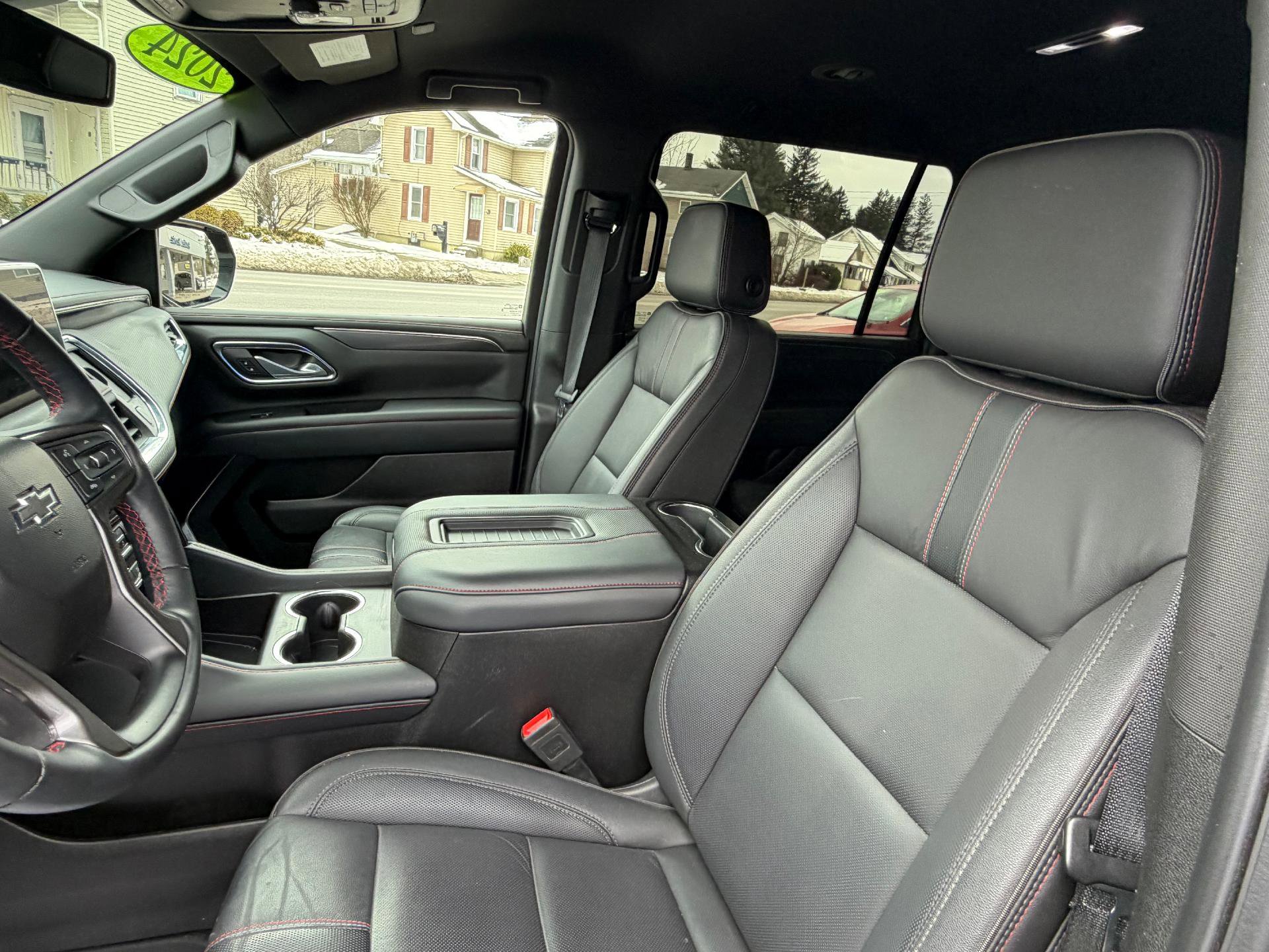 Used 2024 Chevrolet Suburban RST w/ Luxury Package image 17