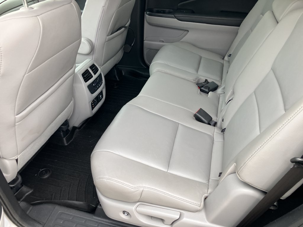 Used 2016 Honda Pilot Touring image 14