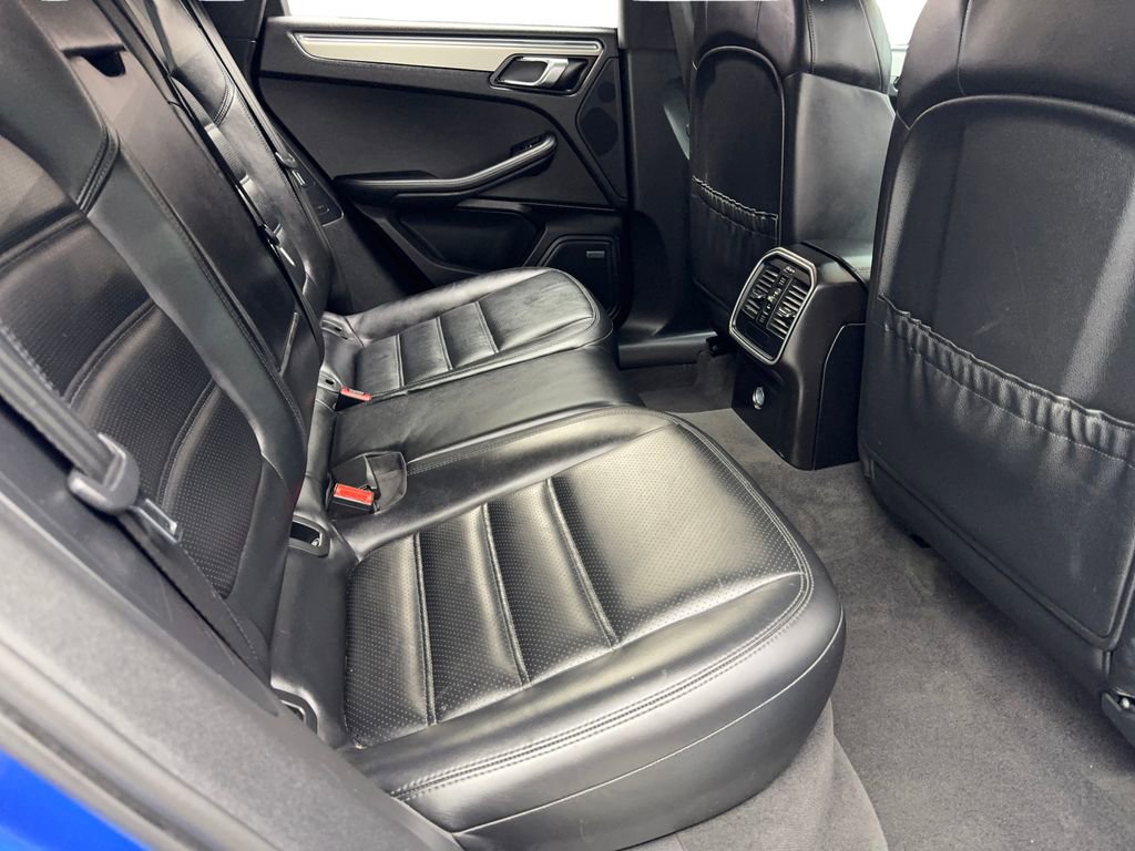 Used 2015 Porsche Macan Turbo image 38