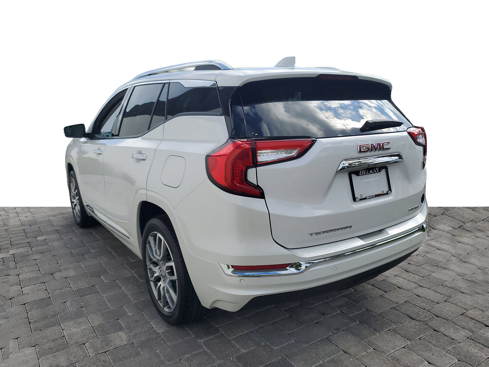 Used 2023 GMC Terrain Denali w/ Denali Premium Package AWD/4WD image 4
