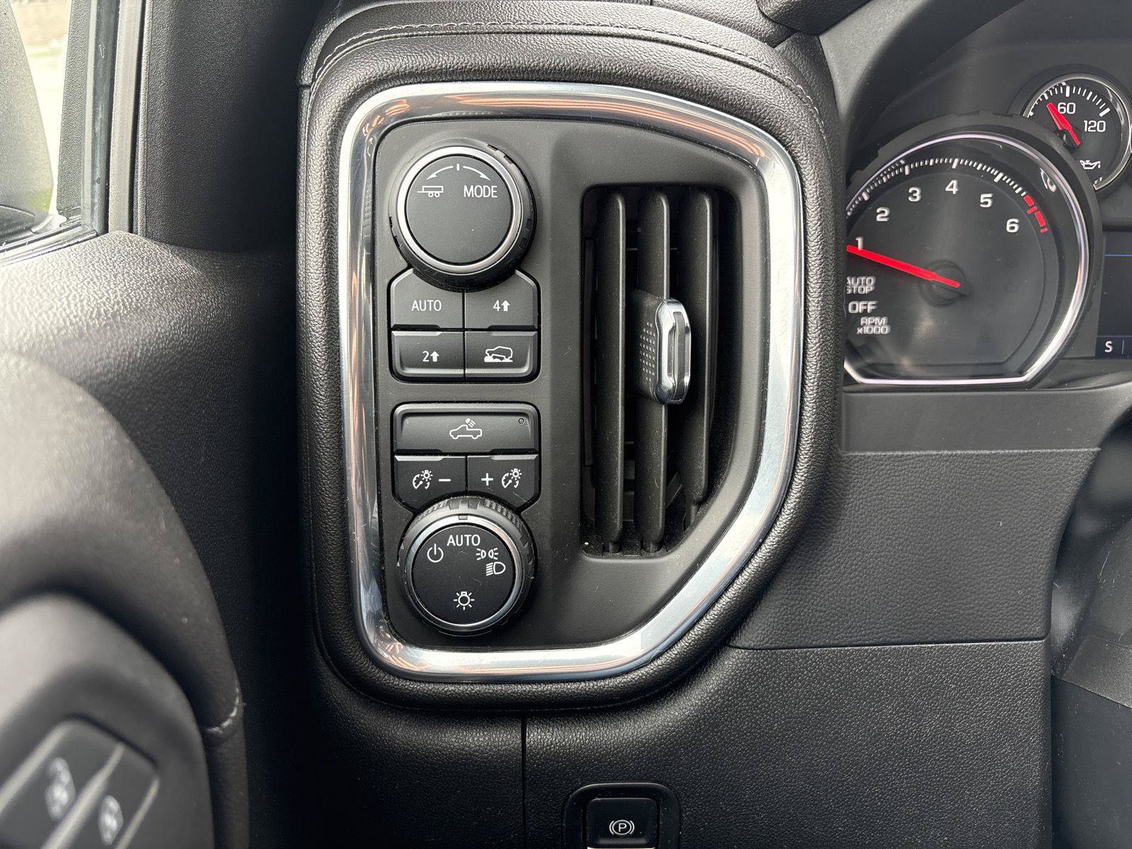 Used 2021 Chevrolet Silverado 1500 LT AWD/4WD image 23