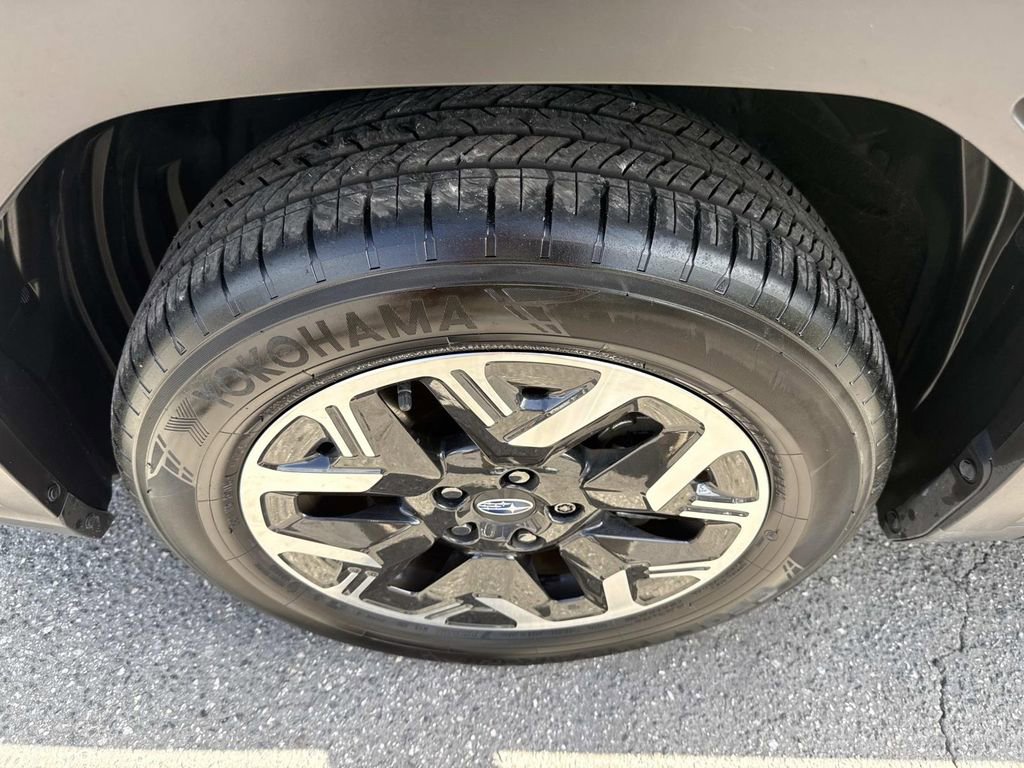 Used 2025 Subaru Forester Premium w/ Convenience Package #1 image 10