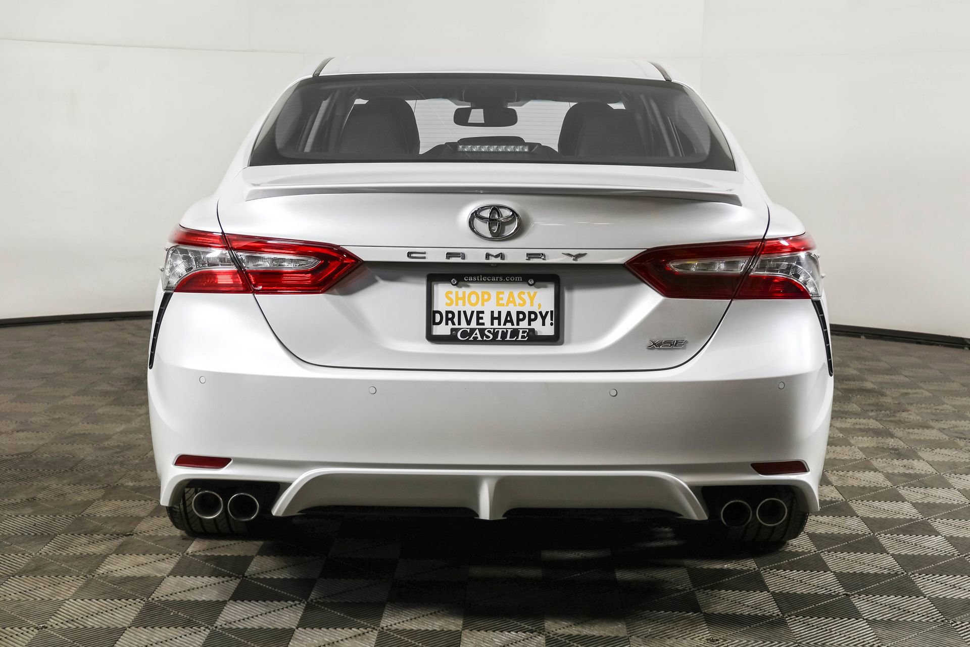 Used 2018 Toyota Camry XSE image 16