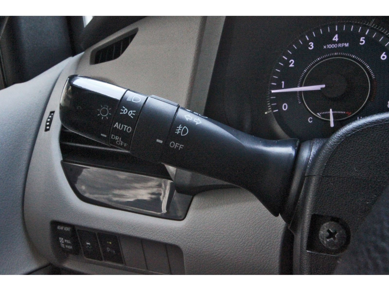 Used 2019 Toyota Sienna XLE w/ XLE Navigation Package FWD image 22