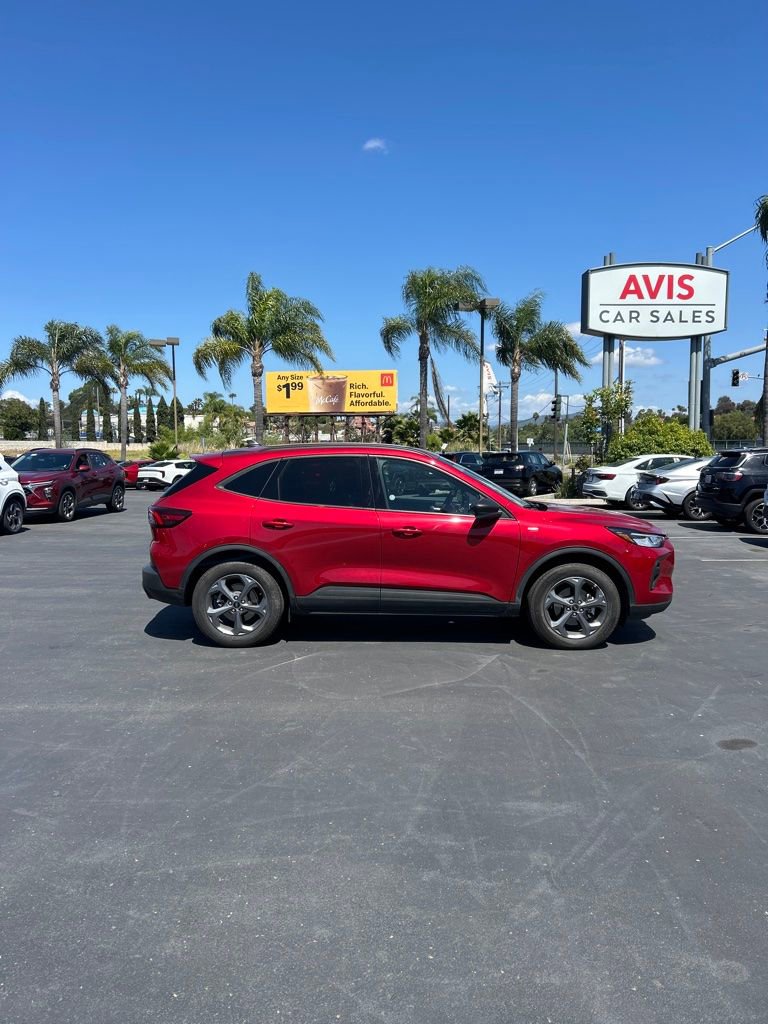 Used 2025 Ford Escape ST-Line AWD/4WD image 5