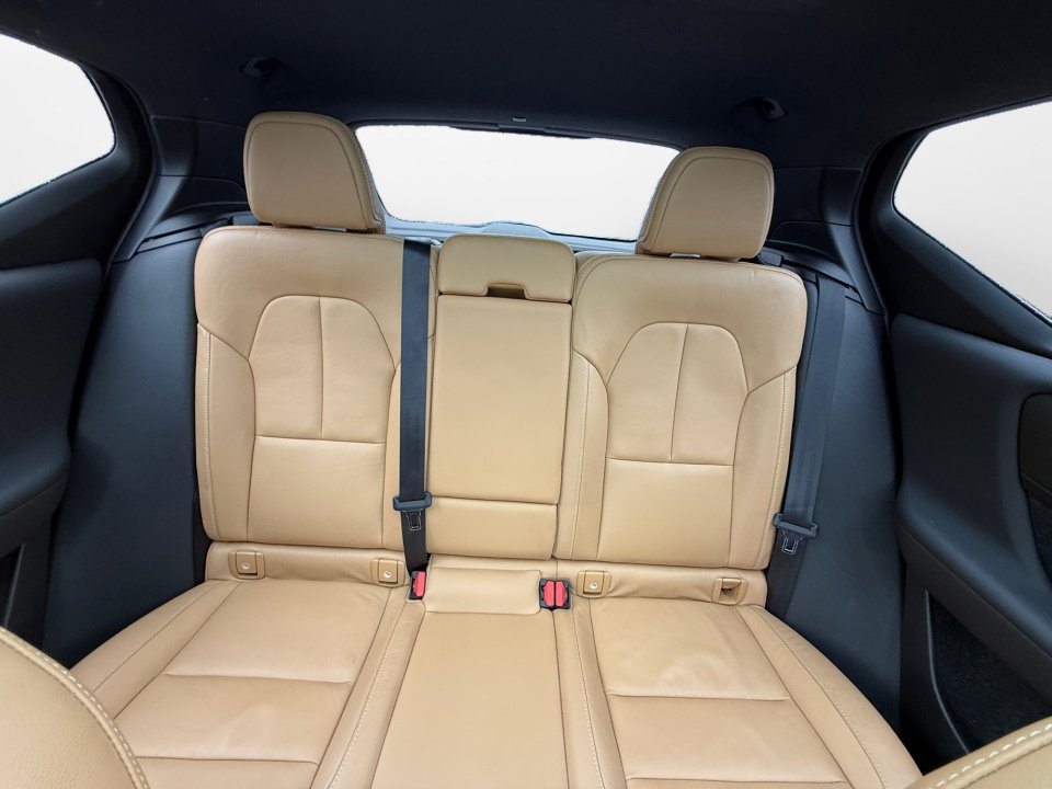 Used 2019 Volvo XC40 T5 Momentum image 12