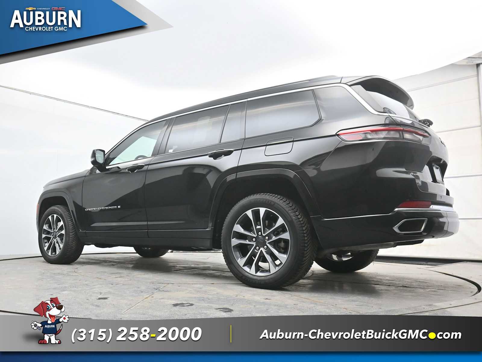 Used 2024 Jeep Grand Cherokee L Overland w/ Trailer Tow Package image 18