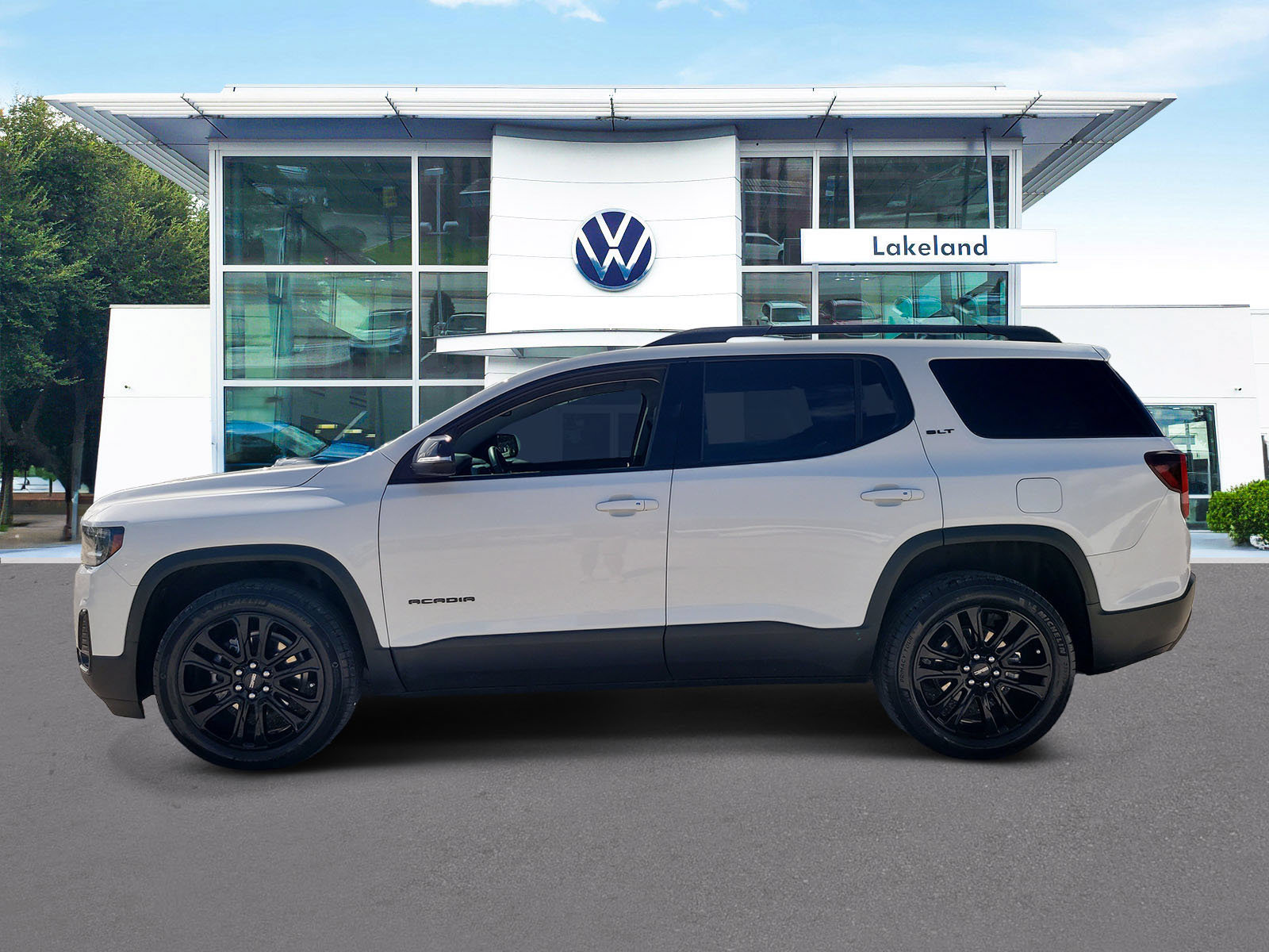 Used 2023 GMC Acadia SLT w/ Elevation Edition FWD image 5