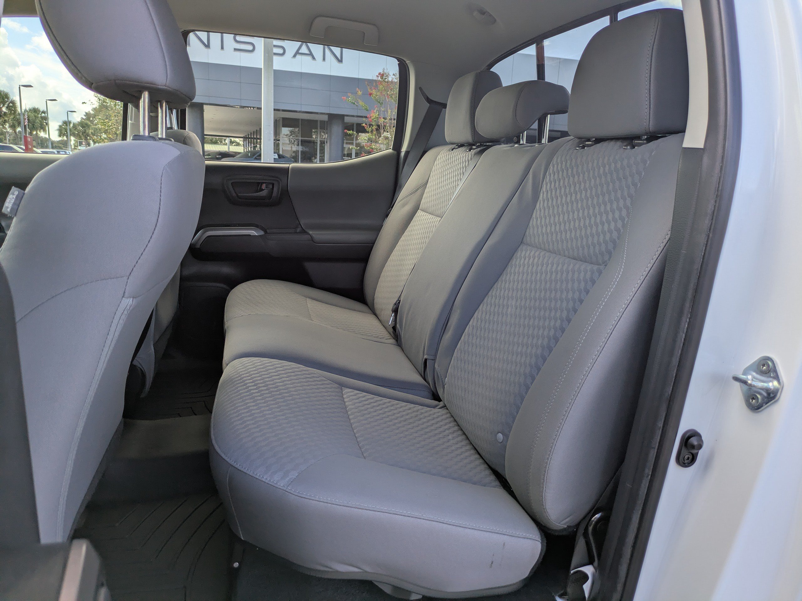 Used 2022 Toyota Tacoma SR5 RWD image 14