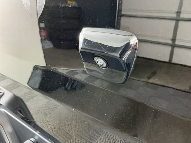 Used 2020 Jeep Gladiator Overland w/ Uconnect 4C Nav & Sound Group image 8