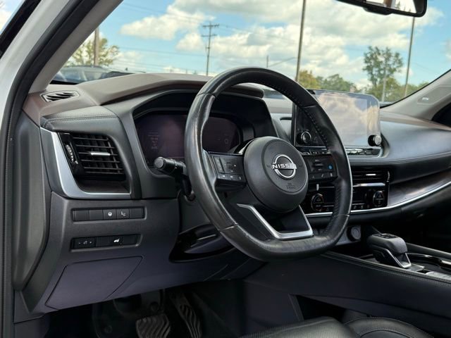 Used 2023 Nissan Rogue Platinum w/ Platinum Premium Package image 14