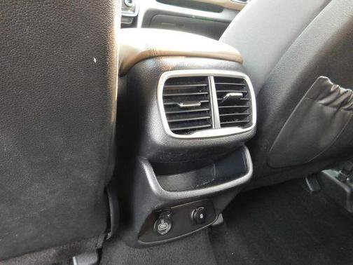 Used 2020 Hyundai Santa Fe SEL FWD image 12