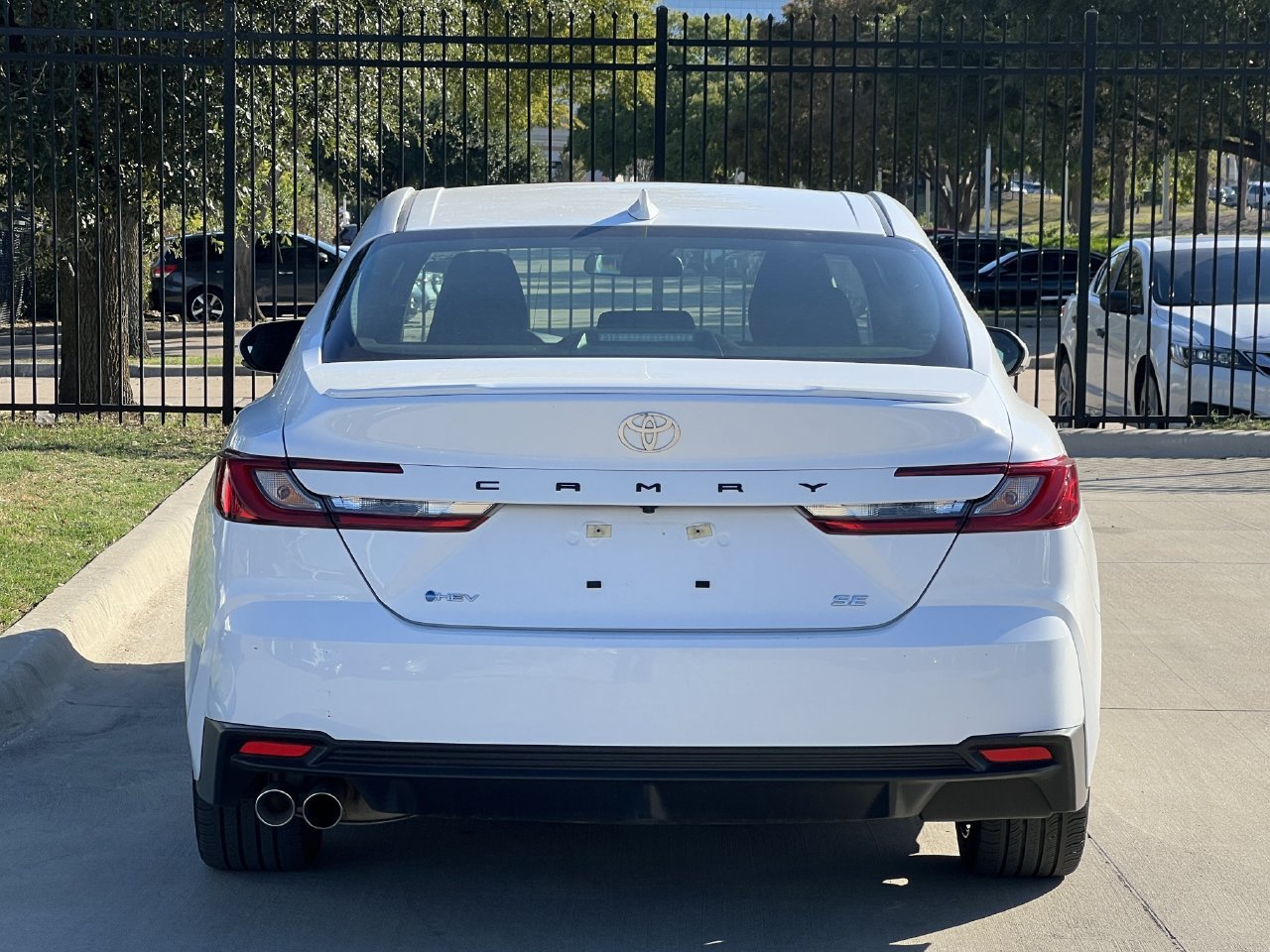 Used 2026 Toyota Camry SE FWD image 4