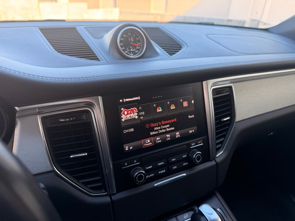 Used 2017 Porsche Macan GTS w/ Premium Package Plus image 13