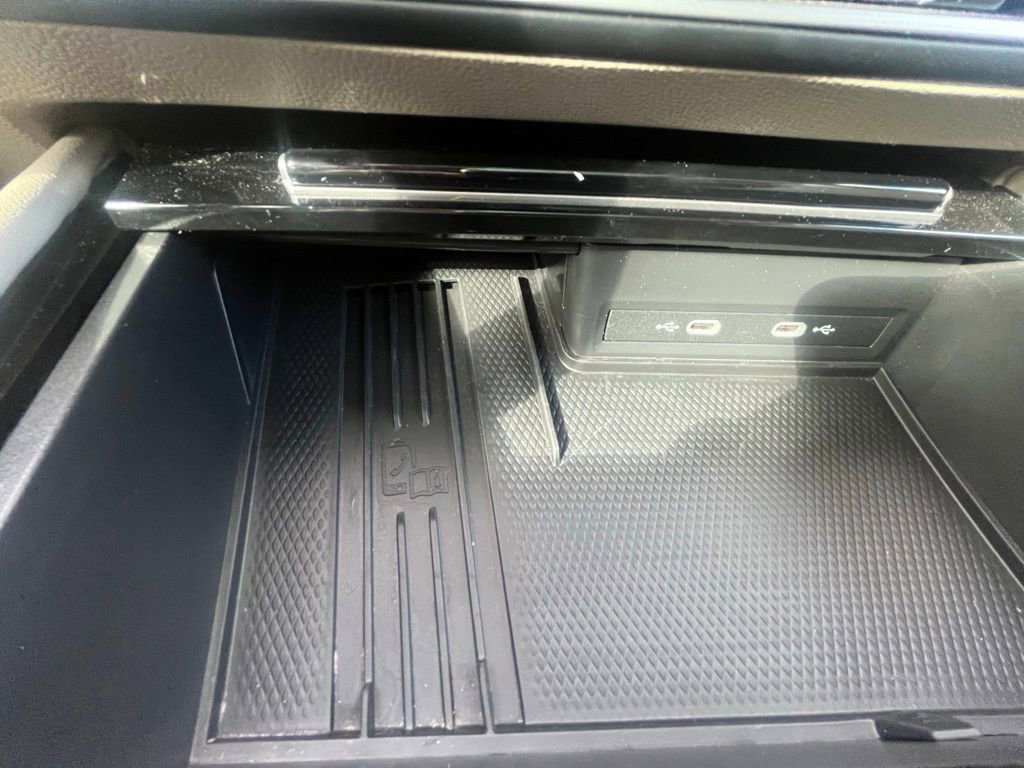 Certified 2025 Volkswagen Atlas SEL image 7