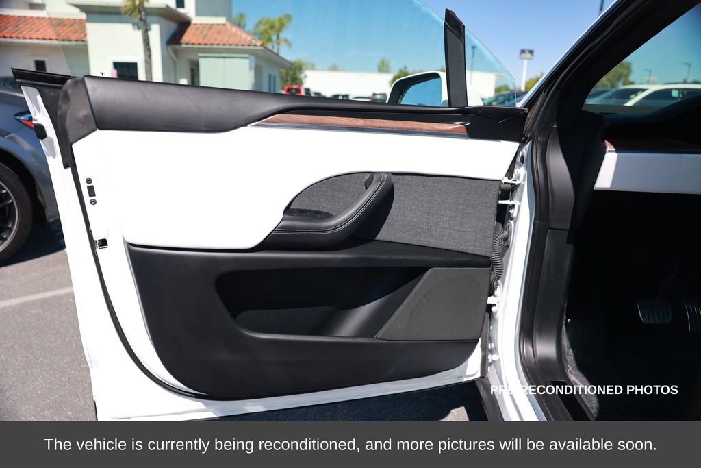 Used 2022 Tesla Model X image 16