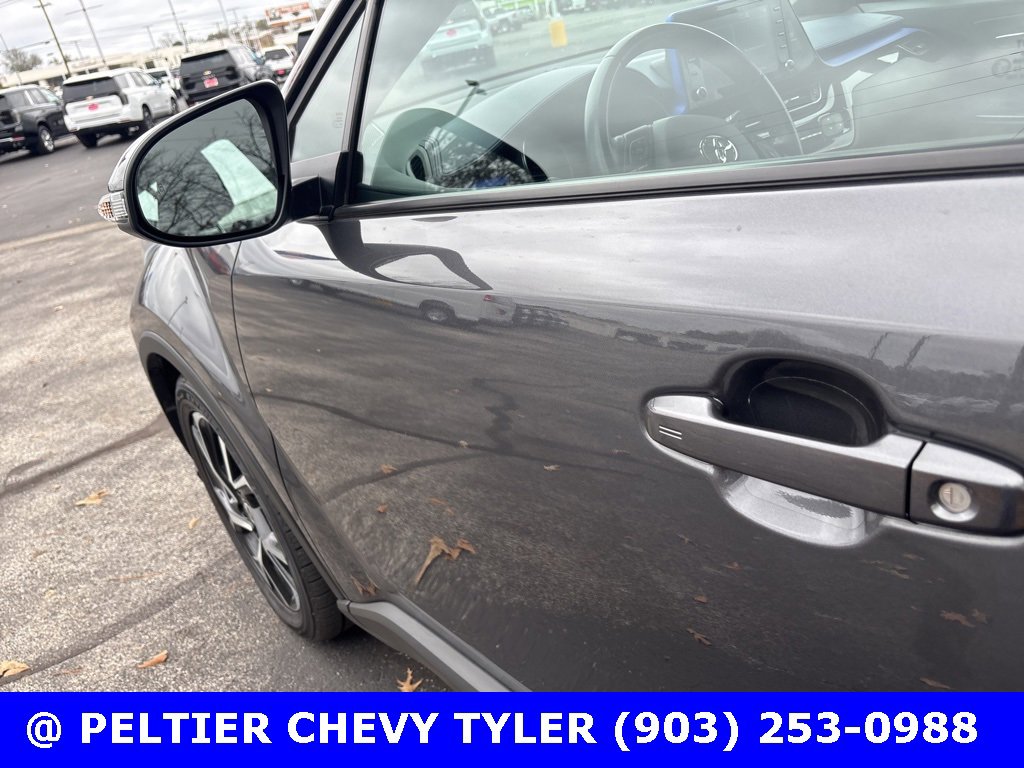 Used 2022 Toyota C-HR XLE image 9