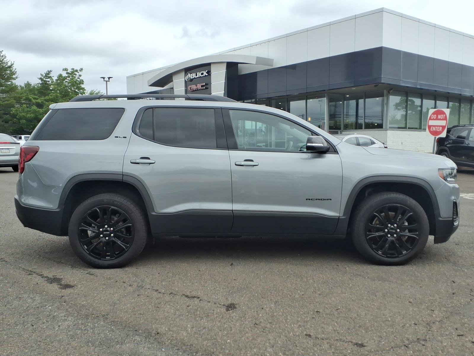 Certified 2023 GMC Acadia SLE w/ Driver Convenience Package AWD/4WD image 2
