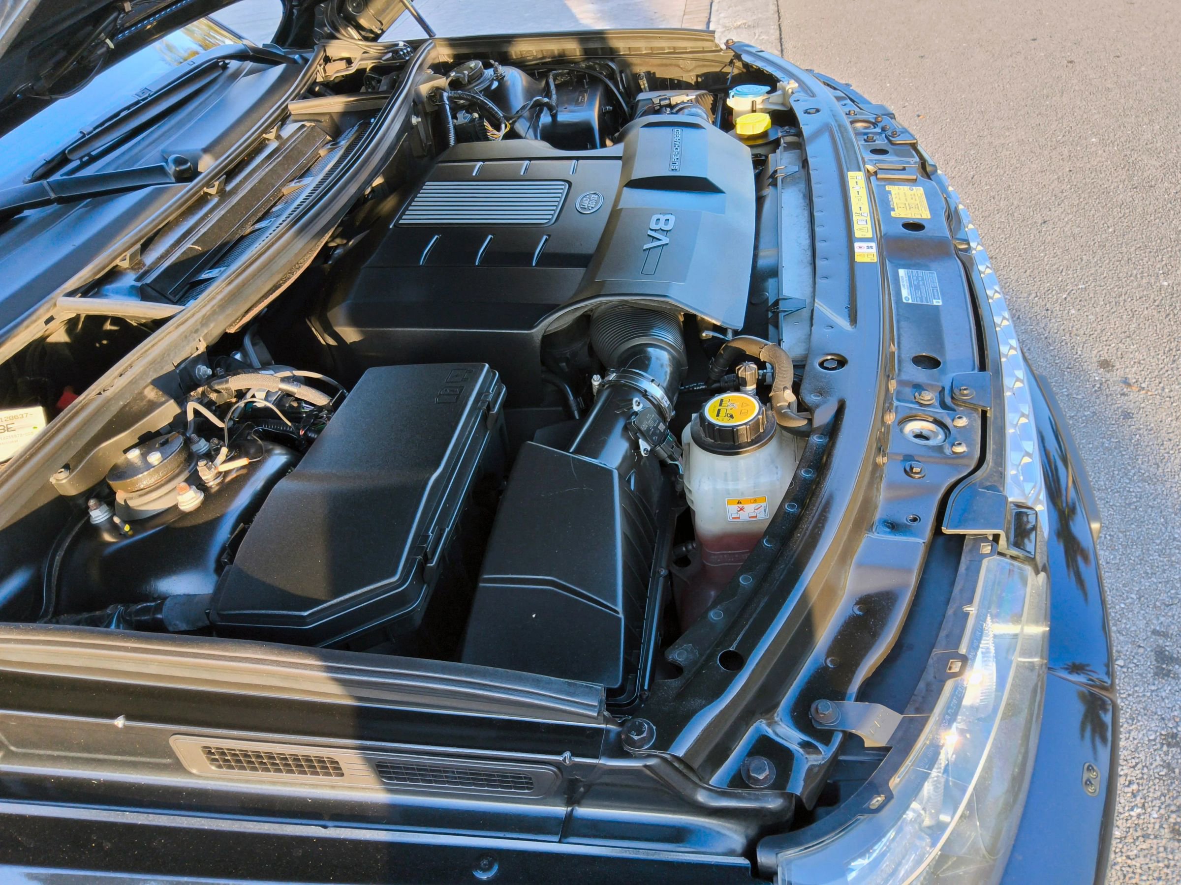 Used 2012 Land Rover Range Rover Supercharged image 45